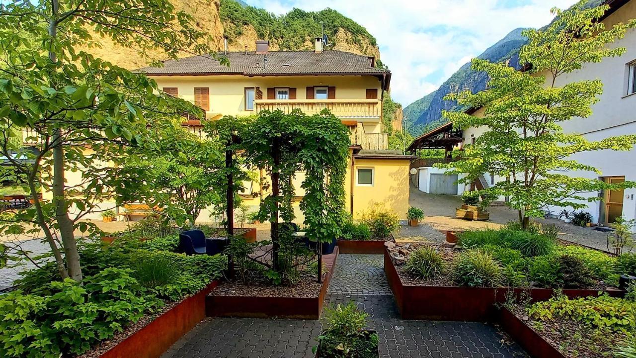 Hotel Garni Grüner Baum  Laives Exterior foto