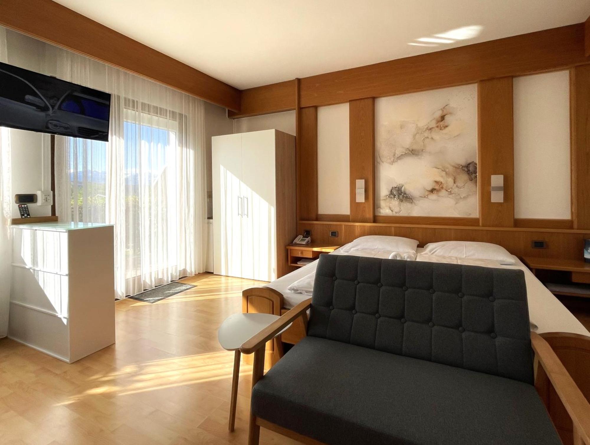 Hotel Garni Grüner Baum  Laives Habitación foto